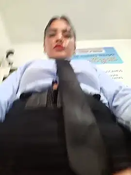 Chat +18 de MAYE__13 ao vivo