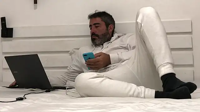 צ'אט XXX בשידור חי של victor_chat