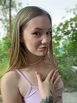Онлайн чат XXX MilaMoone