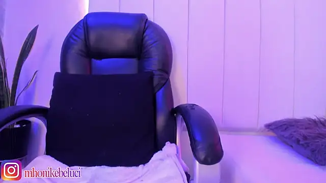 Chat XXX en directo de MHONIKBELUCCI