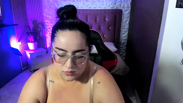 Sofiia_davis23 Adlı Modelin Canlı XXX Sohbeti