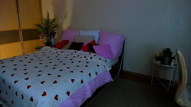 OliviaTwens Adlı Modelin Canlı XXX Sohbeti