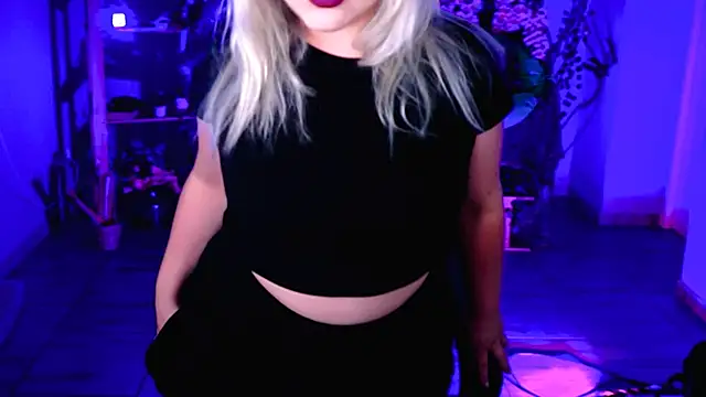 stellawatts Adlı Modelin Canlı XXX Sohbeti