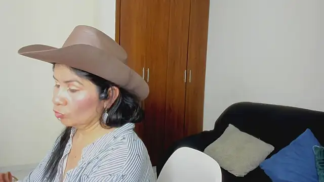 kiraGeiner লাইভ XXX চ্যাট