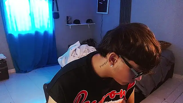 Mr_yisuzzのライブXXXチャット