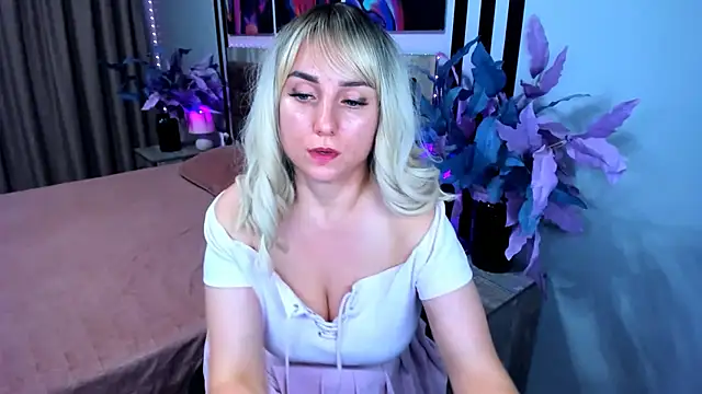 MilenaBlossom Adlı Modelin Canlı XXX Sohbeti