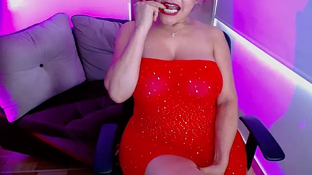 milfrousse's Live XXX Chat