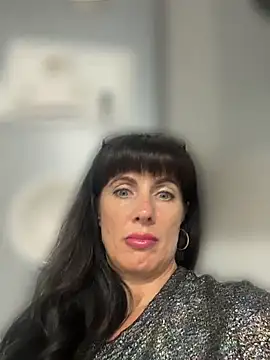 LadyLuxLover – Naživo XXX chat