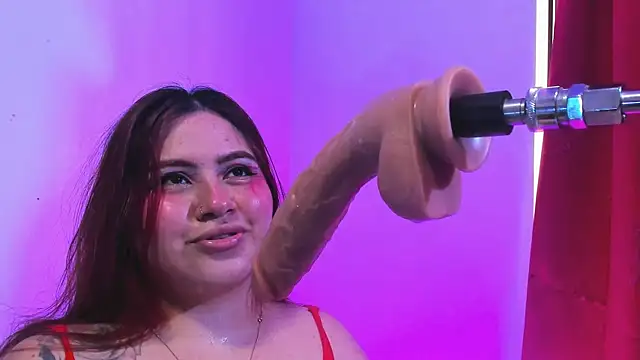 Chat +18 de Alanna_Monroe ao vivo