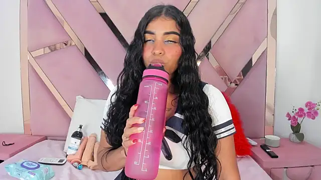 honeyhtx লাইভ XXX চ্যাট