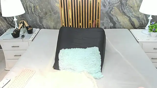 Nyakimgold live XXX chat