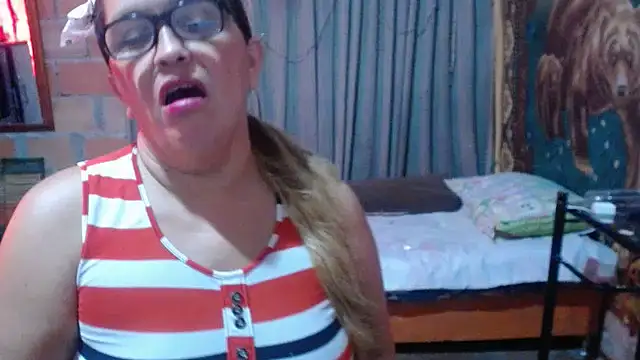 MOTHER_AND_SON09 live XXX chat