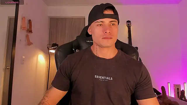 connorsmiith élő XXX-chatje