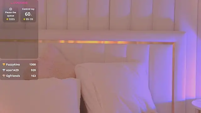 AriellaMeloのライブXXXチャット