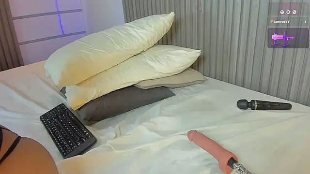 Karlie_moore_'s Live XXX Chat