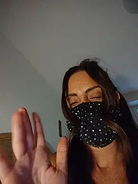 Chat +18 de Akemi_rossi ao vivo