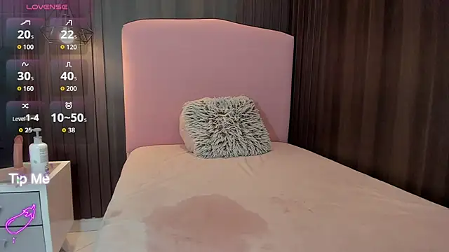 ROXXYBLOOM's Live XXX Chat