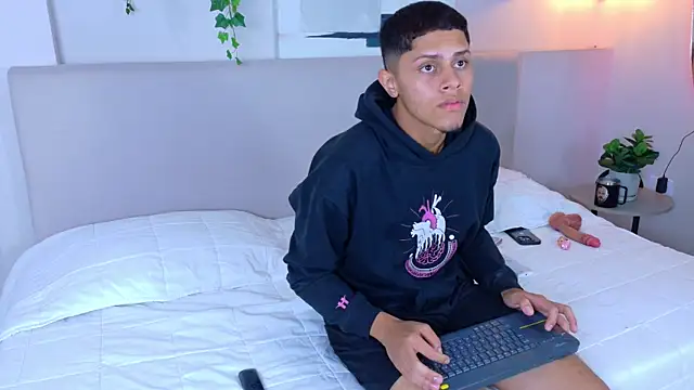 Chat XXX en directo de EthanCarter__