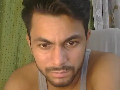 Онлайн чат XXX Stubborndesiboy