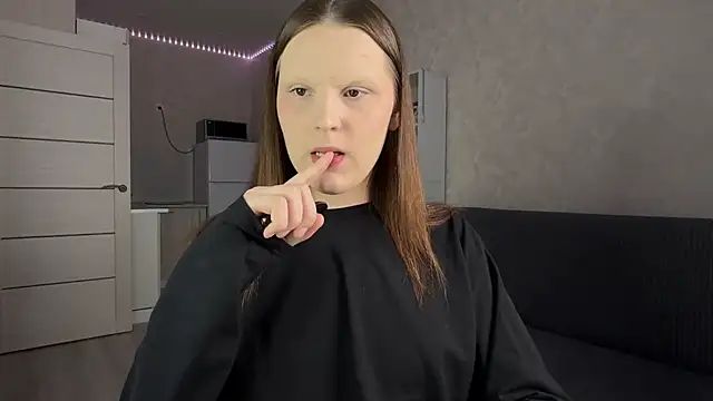 vertul1ana Adlı Modelin Canlı XXX Sohbeti