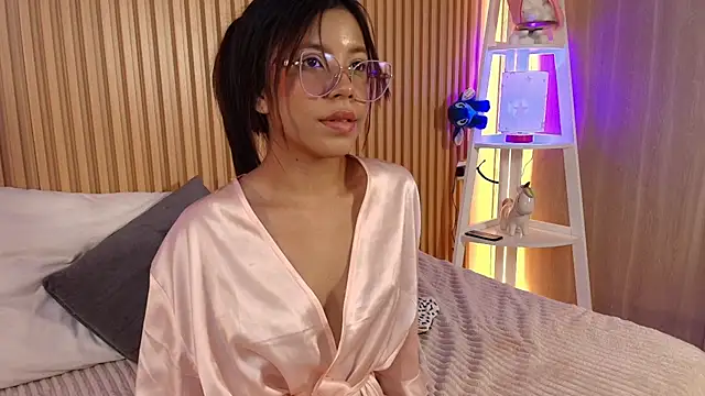 Živý XXX chat emily_sweett24