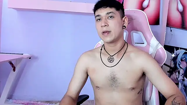 MarkLaurens live XXX chat
