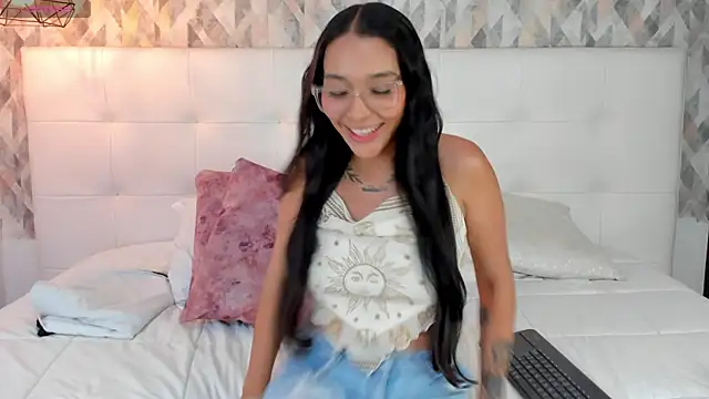 Chat +18 de Roseaurora ao vivo