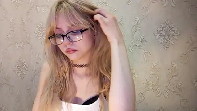 DelicaBrome's Live XXX Chat