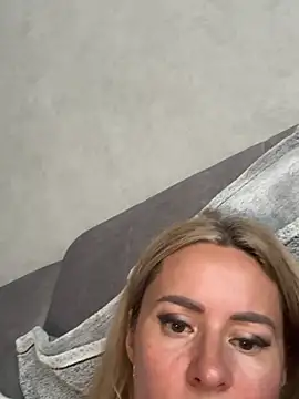 XXX chat uživo modela Tania201243