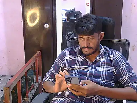 XXX chat uživo modela HotXKrish