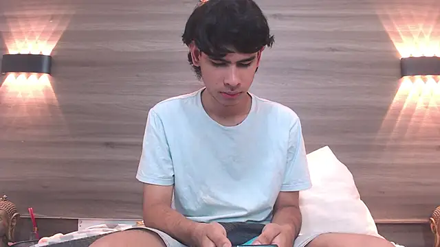 Chat +18 de Kevin_Brooks1 ao vivo