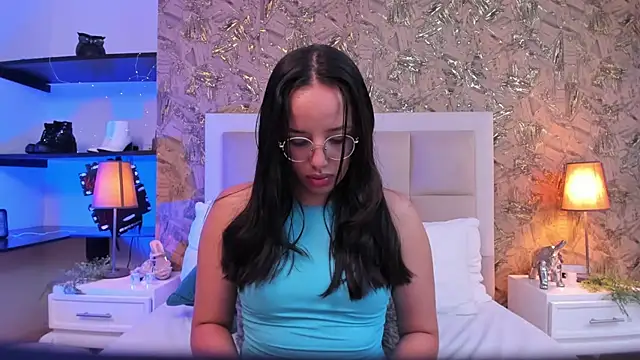 ValkyriaSteel's Live XXX Chat