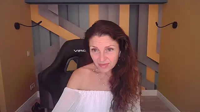 EllaLong's Live XXX Chat