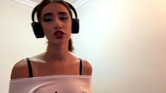 JuliaPierce Obrolan Langsung XXX