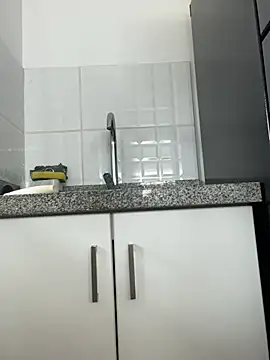 DulceMya Adlı Modelin Canlı XXX Sohbeti