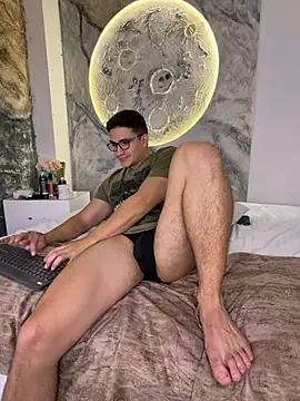 XXX chat uživo modela JeffDaltton