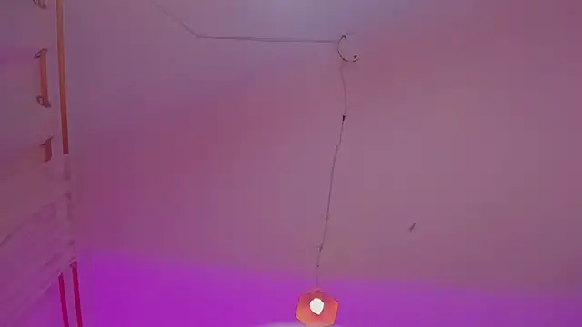 Scarlett_811's Live XXX Chat