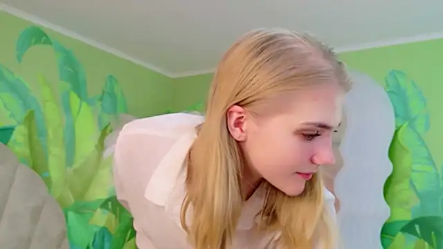 4example_Chloe Live XXX-Chat