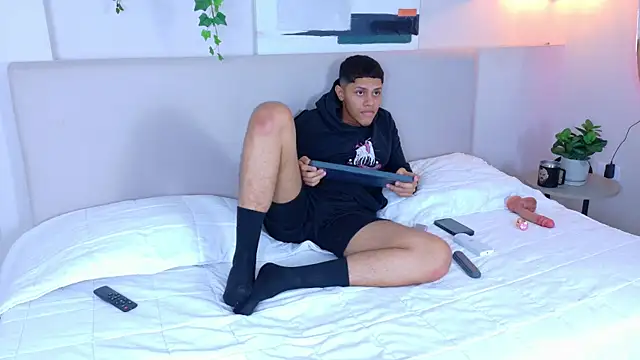 Chatroom XXX en direct de EthanCarter__