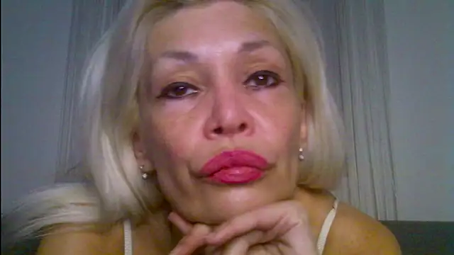 Chat XXX en directo de EvaaMina