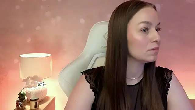 MilaFleur 即時 XXX 聊天