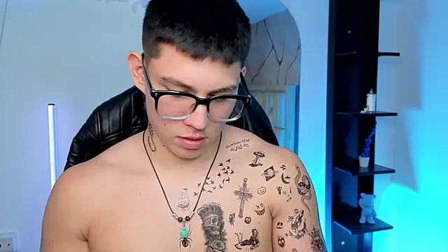 JamesCr_ Live XXX-chat