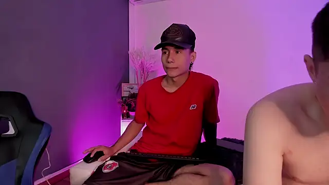 Handsomeboyss19 Live XXX-Chat
