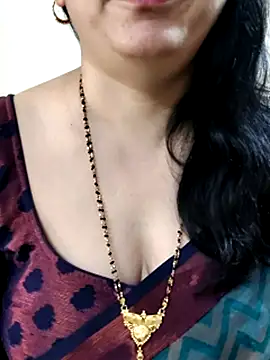 Yazhini-Cam Live XXX-Chat