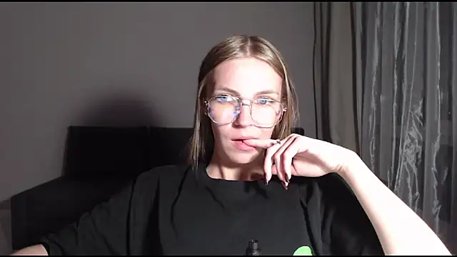 HitGyrl's Live XXX Chat