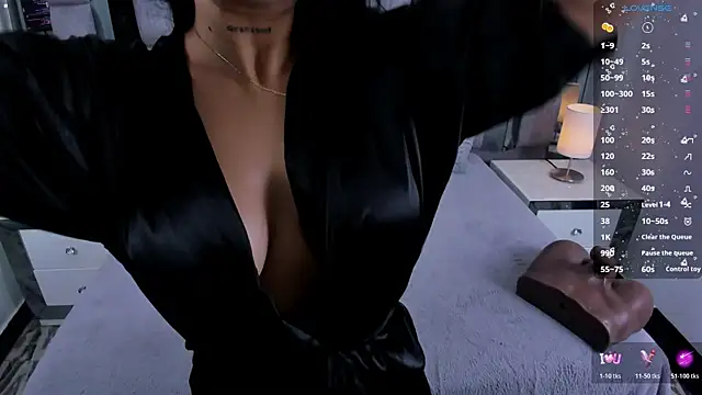 EMMAHILL1's Live XXX Chat