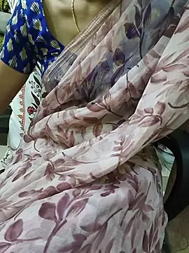 Chat XXX en directo de Cuteteluguammmaie