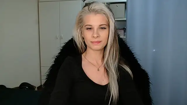 KristineGlow Chat XXX in diretta