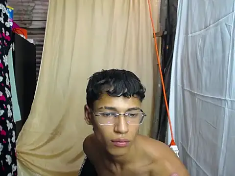 pitter03 Live XXX-Chat