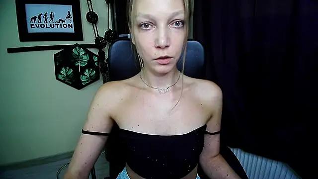 EmillyPlay's Live XXX Chat